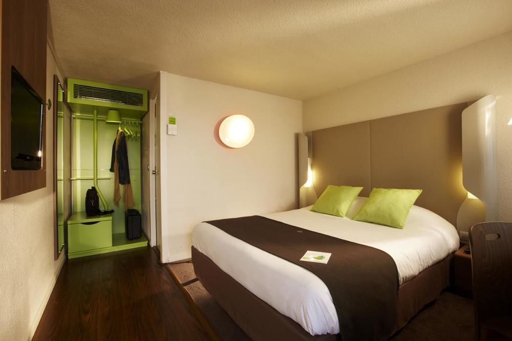 Campanile Evry Ouest - Corbeil Essonnes Hotel Værelse billede